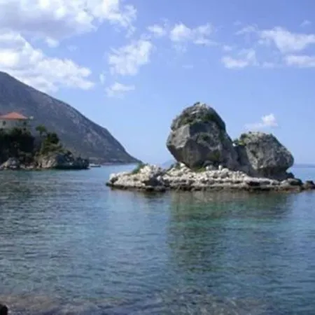 Holiday home With Private Pool For Rent In Tzanata Kefalonia *