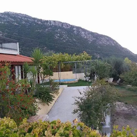With Private Pool For Rent In Tzanata Kefalonia Σπίτι διακοπών