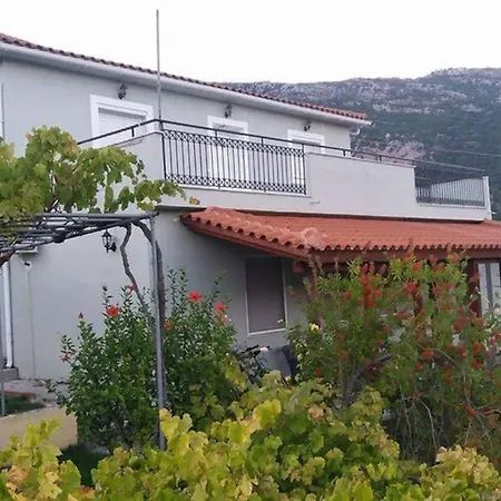 Casa de Férias With Private Pool For Rent In Tzanata Kefalonia Dhimisianata